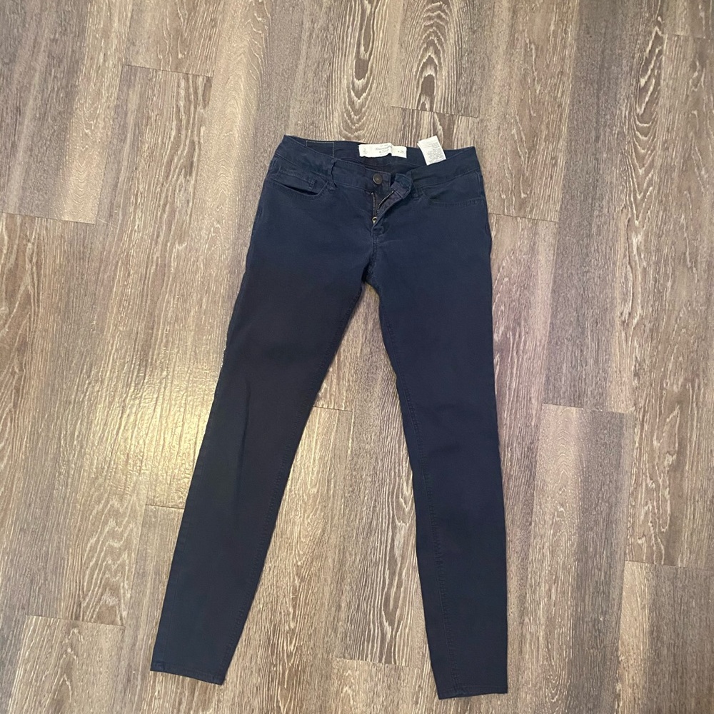 A&F navy blue skinny pants sz 2